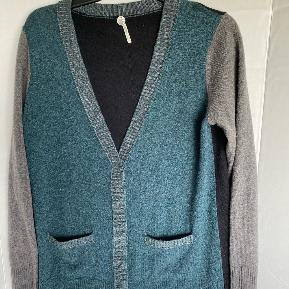 Margaret O’Leary cashmere womens size S cardigan unique 5 snap close sweater